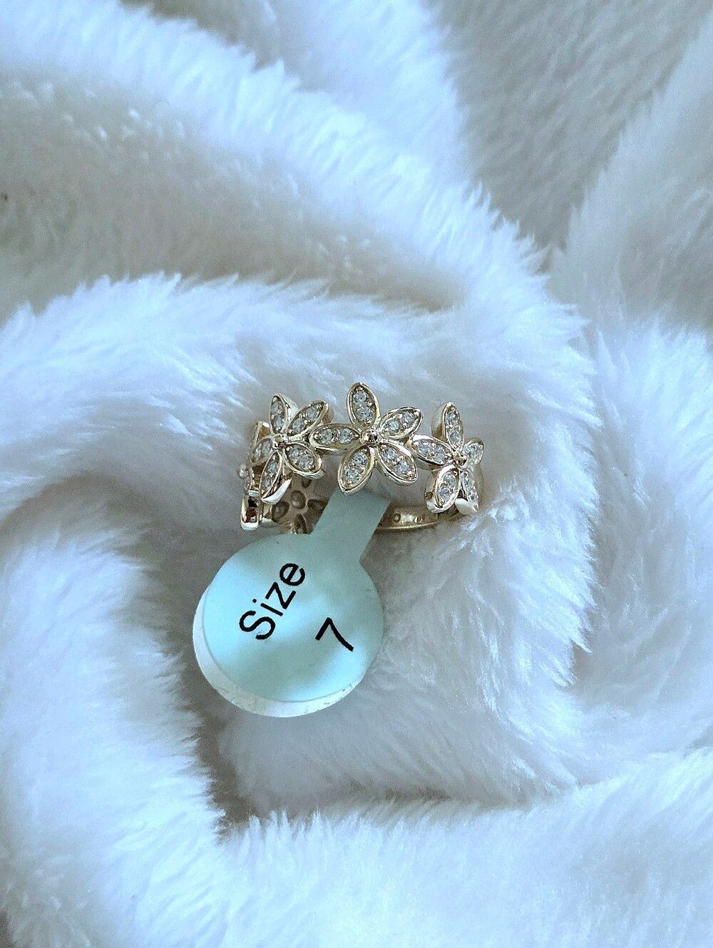 ✨️HP 2X✨️ Ava Ro🚣 Connecting Gold💛 Flowers🌼 Ring💍 - Picture 3 of 16